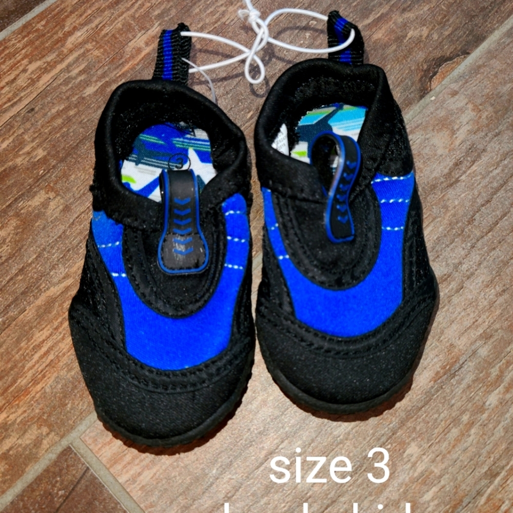 Swim shoes